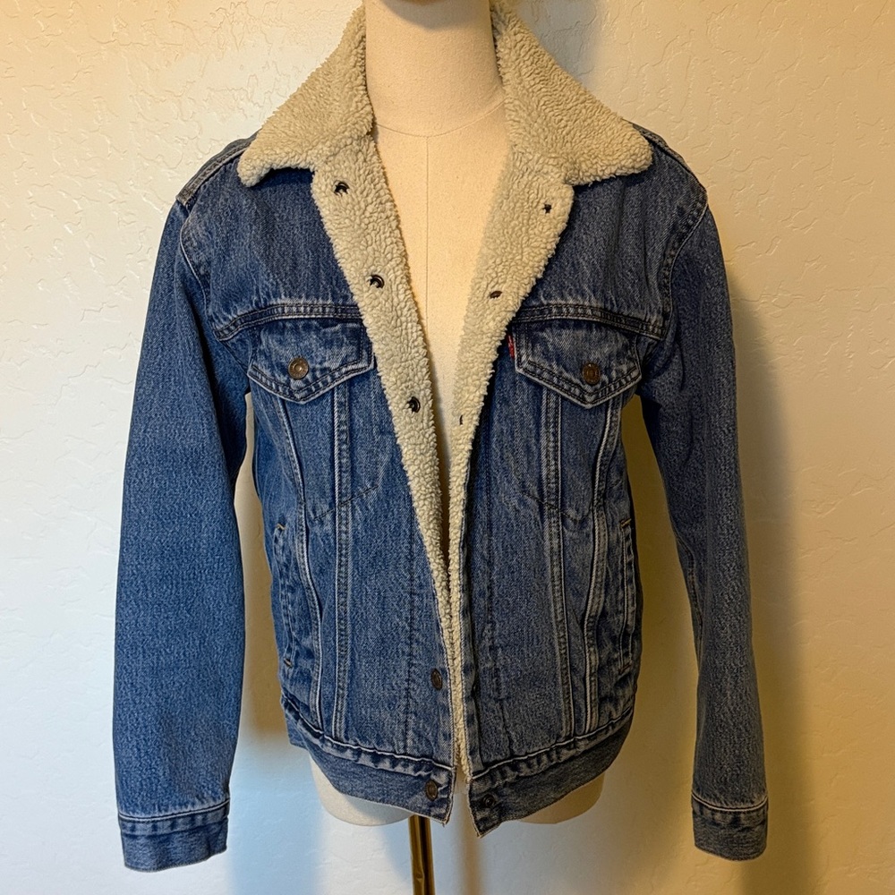 Levi’s Sherpa Denim Jacket - women’s Small